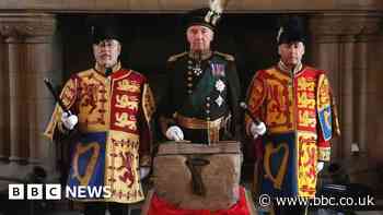 Stone of Destiny heads south for King's coronation