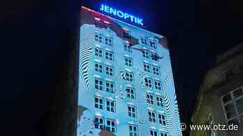 Videoprojektion wirbt für das Full-Dome-Festival in Jena