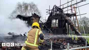Newtown Common school fire destroys boarding house roof