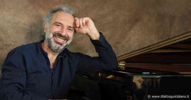 Stefano Bollani a FqMagazine: “Suono per portare gioia. Via dei Matti n.0 su Rai3? Io e Valentina ci siamo. Ai David di Donatello non temo nessuno”