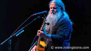 Jamey Johnson Joins Dave McMurray for Expansive Cover of Grateful Dead’s ‘To Lay Me Down’