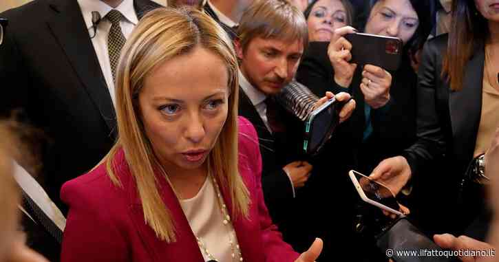 Meloni da Londra: “Migranti in Ruanda come Regno Unito? Noi non lo prevediamo, ma sbagliato parlare di deportazione”