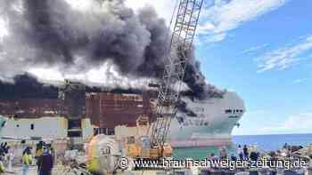 Gestrandetes Schiff fängt Feuer auf den Philippinen