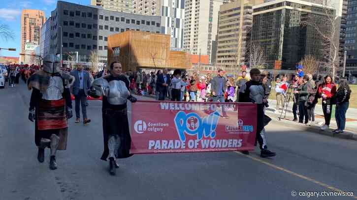 Fans fill Stephen Ave. for Parade of Wonders