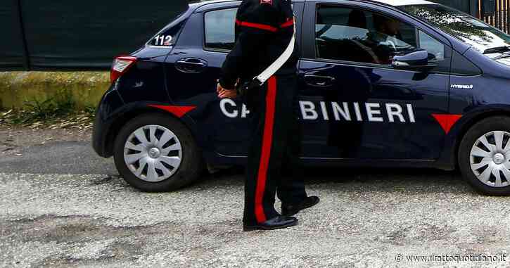 Novara, 46enne ucciso a coltellate: fermato un 65enne. L’ipotesi di molestie alla figlia della vittima