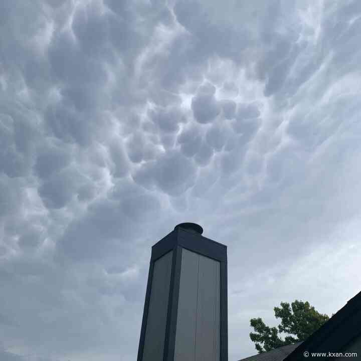 LIVE BLOG: Severe storms now moving into Austin area, 70 mph wind gusts possible