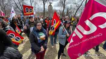 3 Winnipeg firefighters who died of cancer honoured at National Day of Mourning