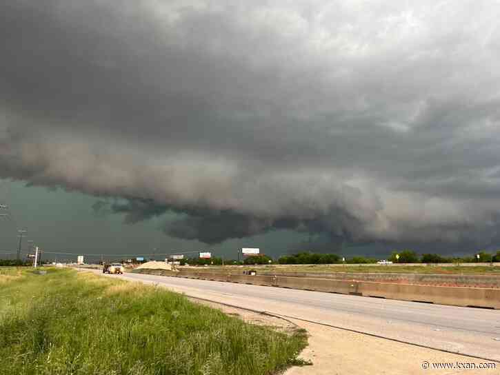 LIVE BLOG: Severe storms now moving into Austin, ping pong ball size possible