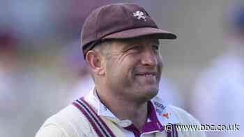 Roelof van der Merwe: Somerset all-rounder to stay until 2025