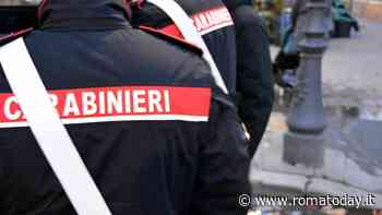 Ruba un cellulare e chiede il riscatto: la vittima lo fa arrestare