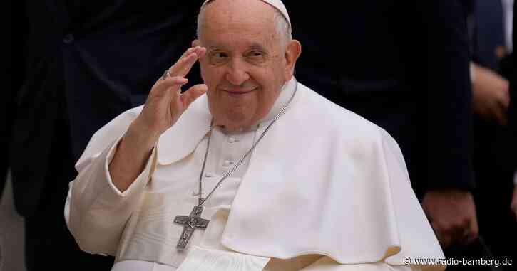 Papst trifft in Budapest Arme und Flüchtlinge