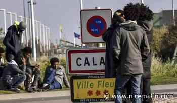 Migrants: un gendarme reçoit un coup de couteau à Calais alors qu'il essayait de crever un bateau