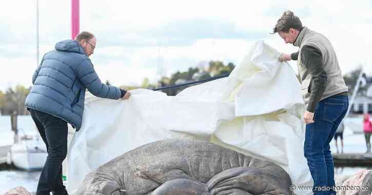 Denkmal für eingeschläfertes Walross Freya in Oslo enthüllt