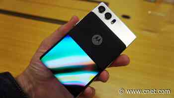 I Felt the Motorola Rizr's Rollable Screen Move Under My Hand     - CNET