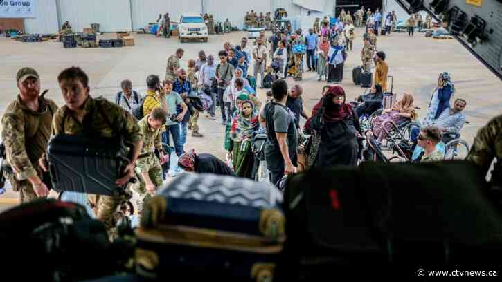 As battle for Sudan continues, civilian deaths top 400