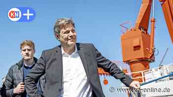 Robert Habeck besucht Küstenkraftwerk und Forschungsschiff "Akor" in Kiel
