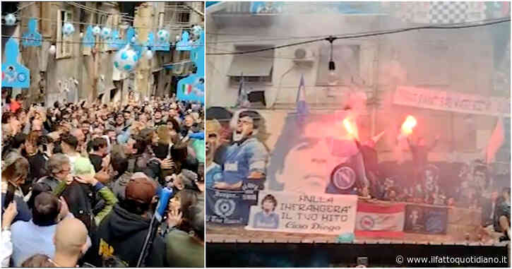 A Napoli è già festa per lo scudetto: migliaia di persone in strada, cori e fumogeni nei quartieri Spagnoli