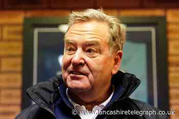 Jeff Stelling quits Sky Sports Soccer Saturday after 25 years