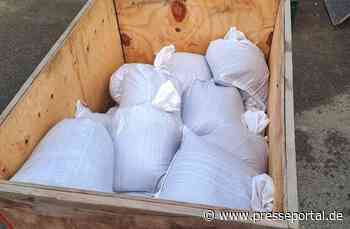 FW Stockach: Jugendfeuerwehr Stockach füllt Sandsäcke