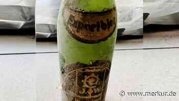 „Exaktes Datum unklar“: Bierflasche bei Bauarbeiten in München gefunden – könnte rund 80 Jahre alt sein