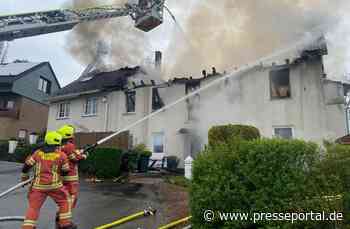 FW-Velbert: Wohnhaus brennt nieder