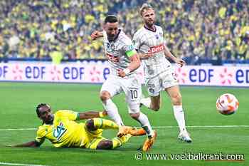 Brecht Dejaegere mag de beker in de lucht steken in Frankrijk na waanzinnige finale