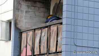 Apartment blaze in south Winnipeg sends firefighter to hospital