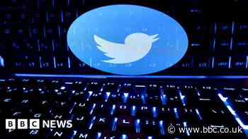 NHS director stands down over antisemitic tweets