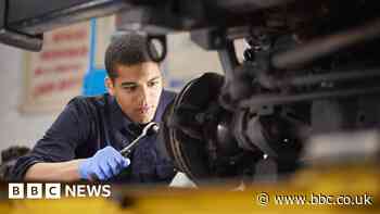 Rushed T-level plans may hold teens back – report