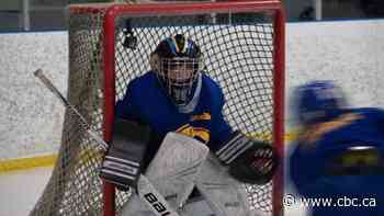 Saskatoon goalie first girl to make elite provincial hockey team for prestigious Edmonton tournament
