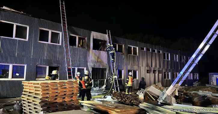 Container für Flüchtlinge mutmaßlich in Brand gesetzt