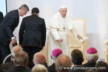 Pope in final Mass in Budapest urges Hungary to open doors