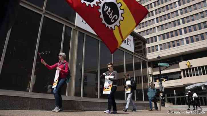 Public service union says weekend bargaining yields progress on wages, job security