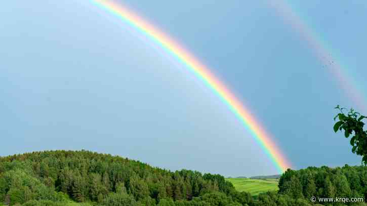 Can rainbows form in a circle? Fun facts on the physics of rainbows