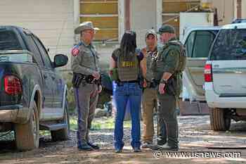 Widening Manhunt for Texas Gunman Slowed by 'Zero Leads'