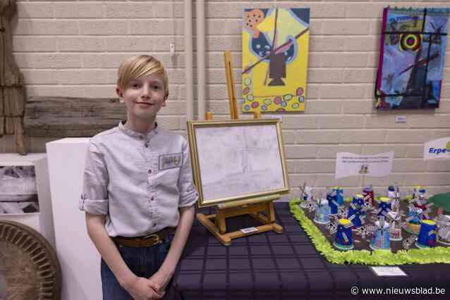 Extra cadeau voor jarige Matthias (10) tijdens viering 100 jaar Kruiskoutermolen