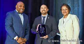 South Barrington teen teaches art to help seniors, refugees