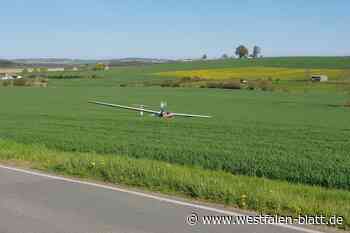 Segelflieger landet im Acker bei Altenheerse