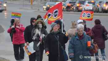 Strike over for hundreds of federal workers in northern Ontario, but taxation employees still out on the line