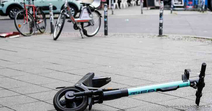 Ermittlungen: Tödlicher Sturz von Radfahrer über E-Roller