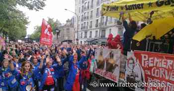Primo Maggio in Francia, manifestazioni e cortei in tutto il Paese. Tensioni e scontri con la polizia a Parigi