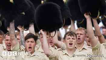 Coronation: Military rehearse parade on replica route
