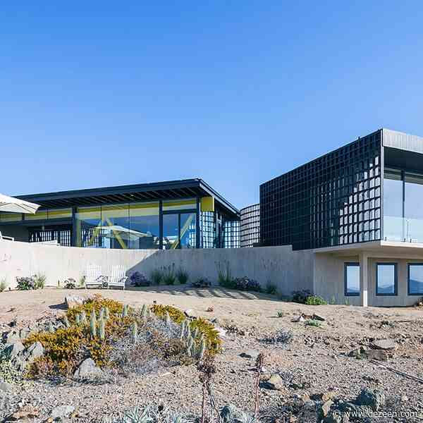 LAND Arquitectos creates Chilean home with series of screened pavilions