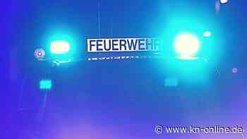 Feuerwehr-Einsatz in Kiel: Müllcontainer eines Mehrfamilienhauses brannte