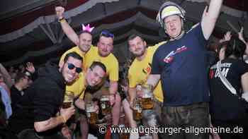 "Bätscher Buam" und "Albkracher" lassen beim Dorffest Holzschwang beben