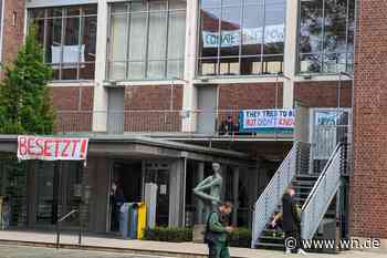 Klima-Aktivisten besetzen Uni-Hörsaal