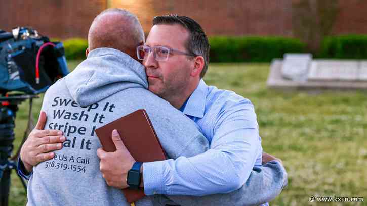 Woman IDs her daughter, 3 grandchildren among 7 Oklahoma bodies