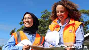Overseas engineers fly in to work on one of Australia's most complex road projects