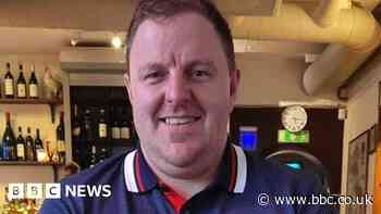 Wheelchair user left to crawl off Ryanair plane in Sweden