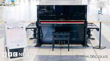 Japan street piano confiscated as public 'break rules'